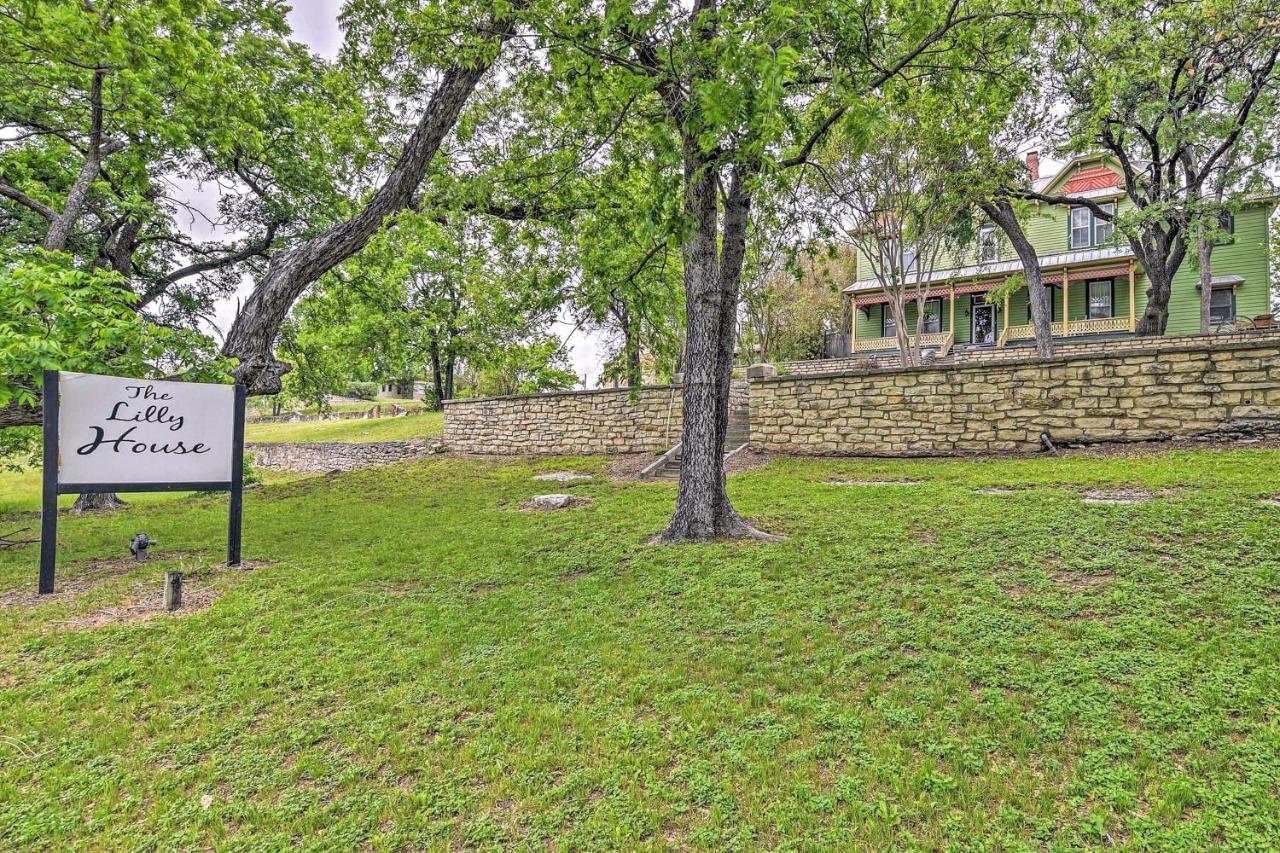 The Lilly House Historic Glen Rose Home With Porch! Kültér fotó