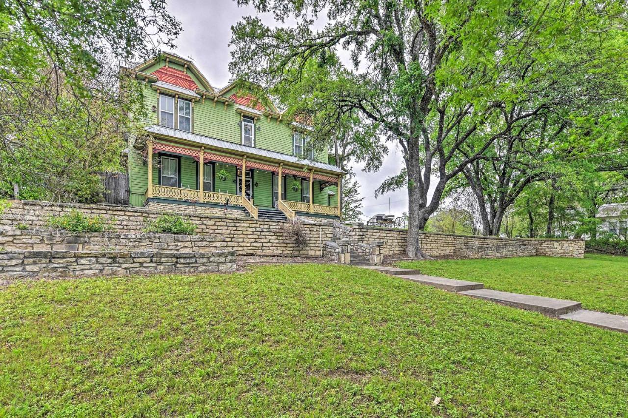 The Lilly House Historic Glen Rose Home With Porch! Kültér fotó