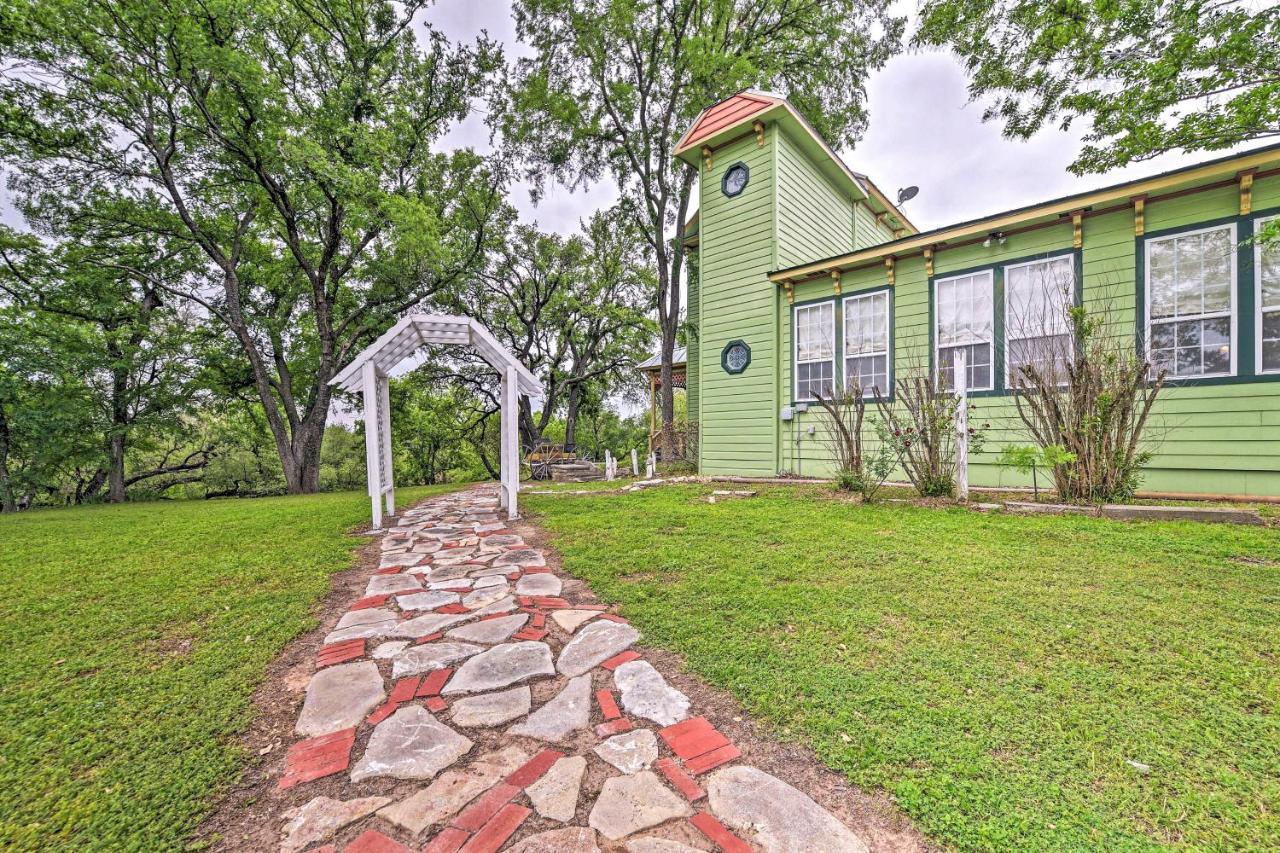 The Lilly House Historic Glen Rose Home With Porch! Kültér fotó